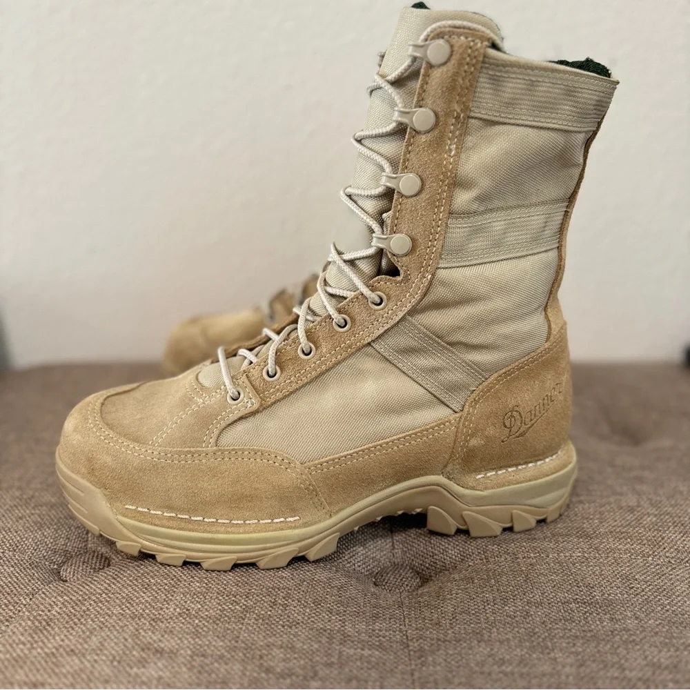 Danner reposhing this